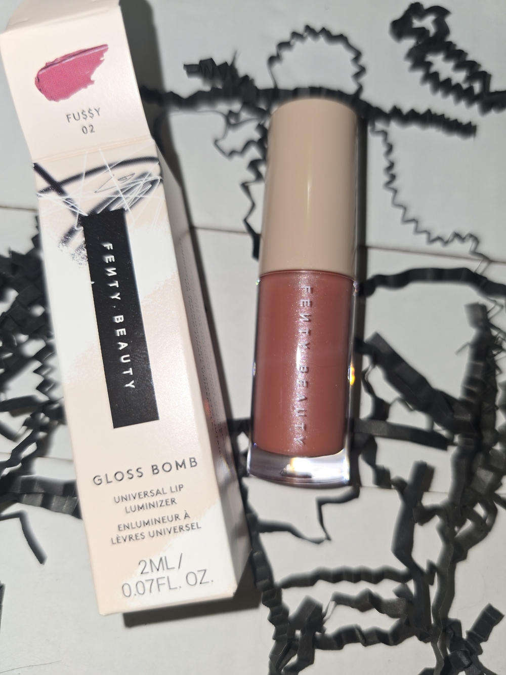 Fenty Beauty Gloss Bomb Universal Lip Luminizer in Fussy (Pink)